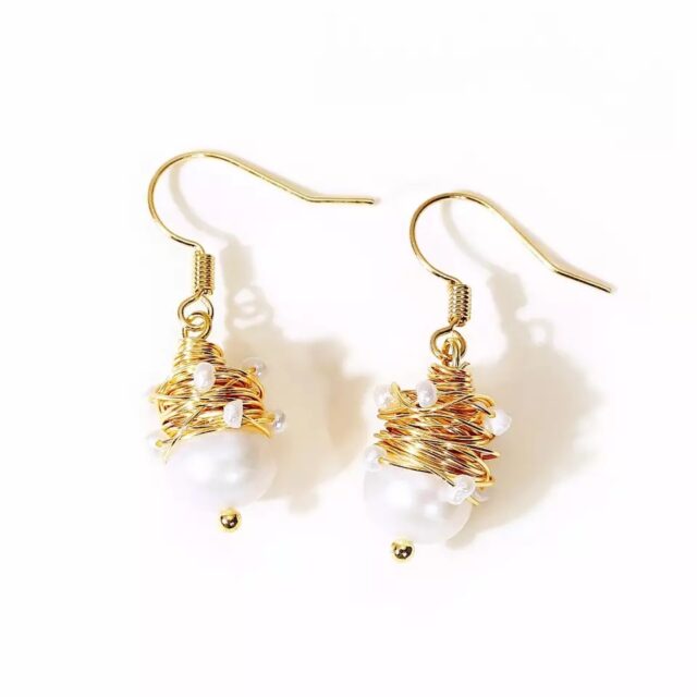 Natural Pearls Dangle Earrings Gold Wire